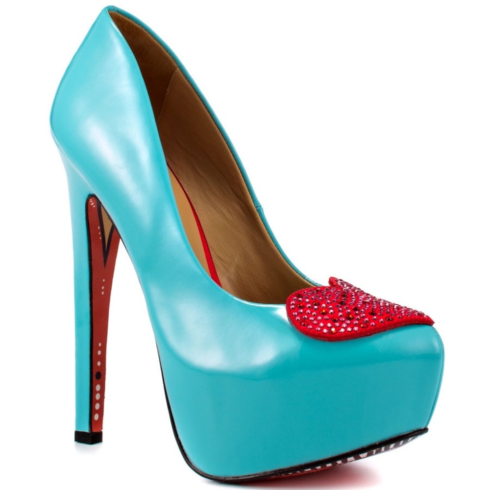 Taylor Says Royal Hearts Heels